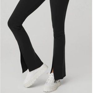 Alo Airbrush High-Waist Flutter Legging - Black (S)